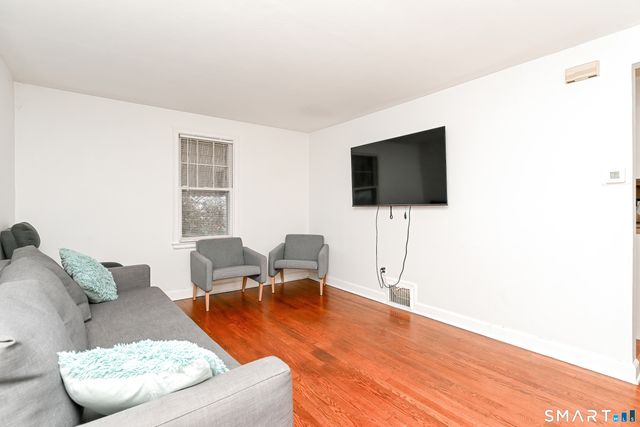 74 Hollywood Avenue, Bridgeport, CT 06606