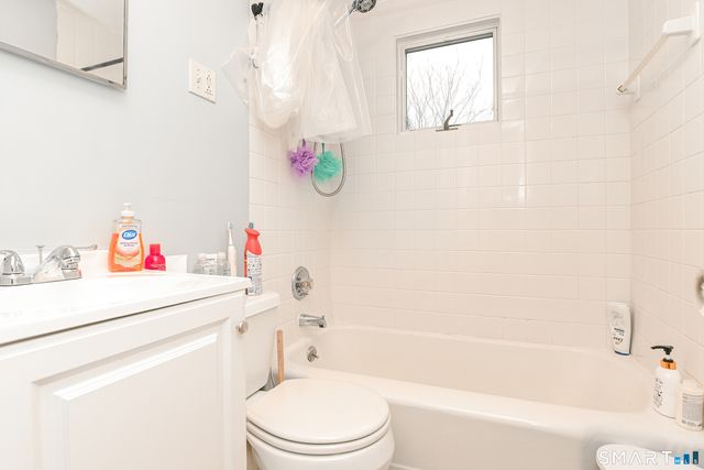 74 Hollywood Avenue, Bridgeport, CT 06606