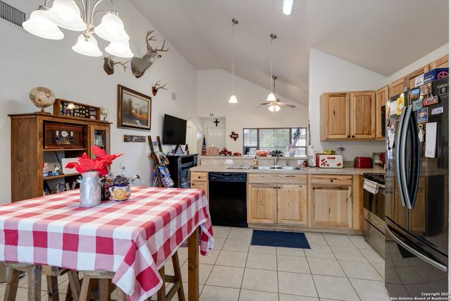 6016 Apache Moon, Spring Branch, TX 78070