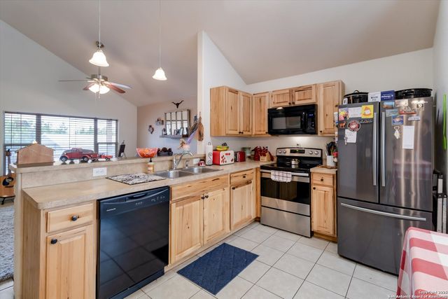 6016 Apache Moon, Spring Branch, TX 78070