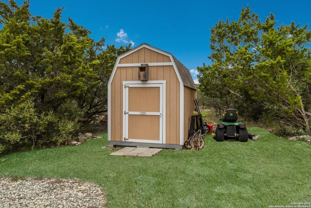 6016 Apache Moon, Spring Branch, TX 78070