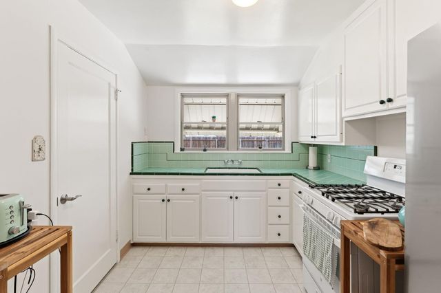 1119 Meadow Rd, West Sacramento, CA 95691