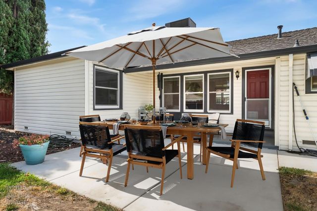 1119 Meadow Rd, West Sacramento, CA 95691