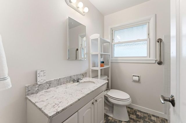 1119 Meadow Rd, West Sacramento, CA 95691