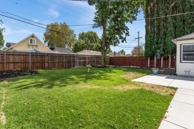 1119 Meadow Rd, West Sacramento, CA 95691