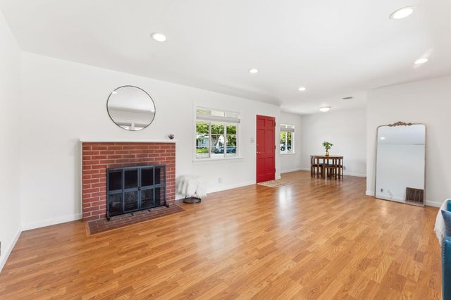 1119 Meadow Rd, West Sacramento, CA 95691