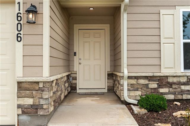 1606 Maci Drive, Belton, MO 64012