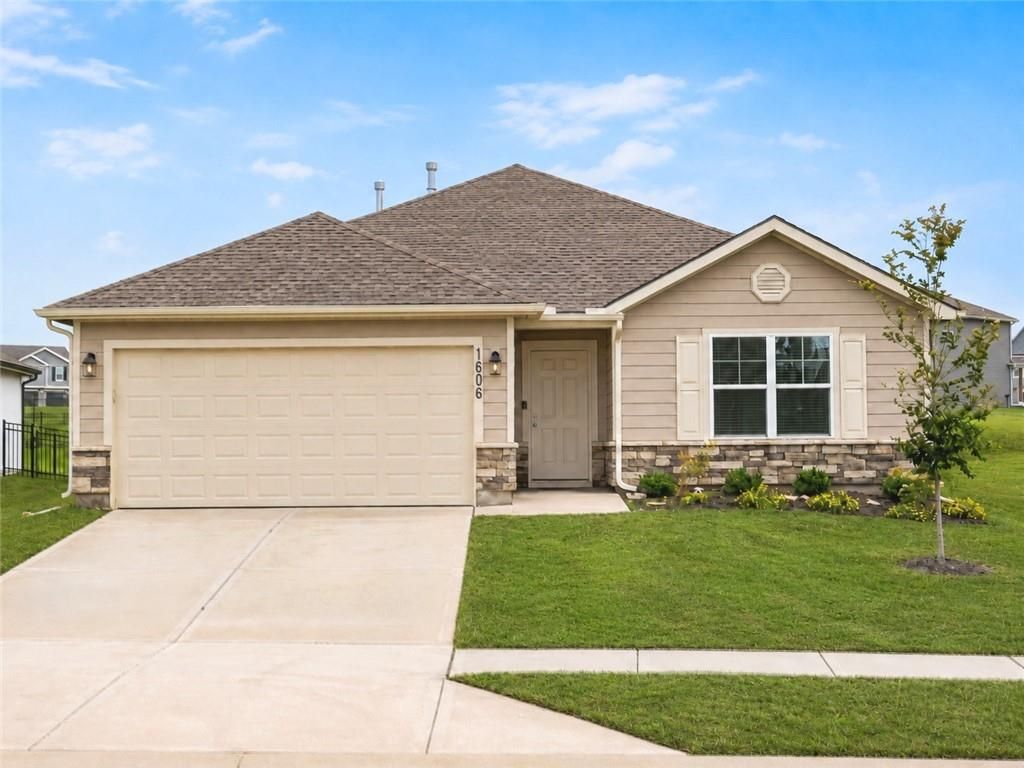 1606 Maci Drive, Belton, MO 64012