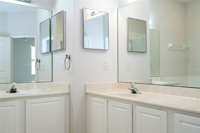 13827 HAWKEYE DRIVE, Orlando, FL 32837