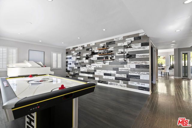 5176 Don Pio Drive, Woodland Hills (los Angeles), CA 91364