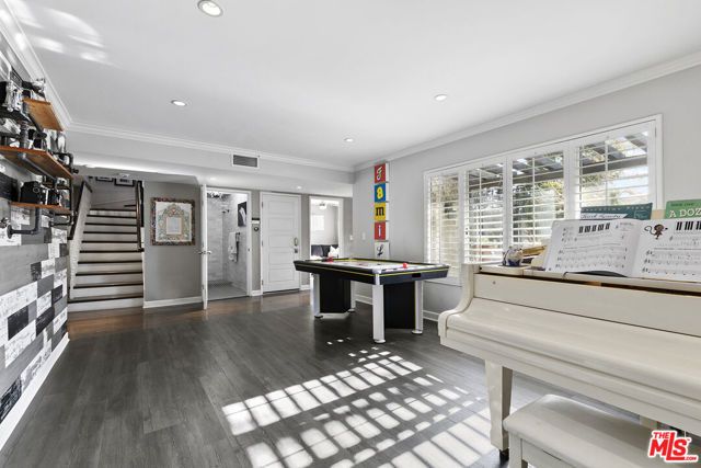 5176 Don Pio Drive, Woodland Hills (los Angeles), CA 91364