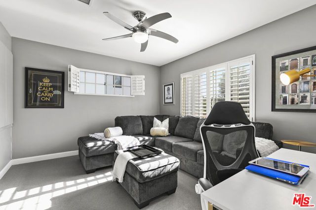5176 Don Pio Drive, Woodland Hills (los Angeles), CA 91364