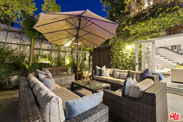 5176 Don Pio Drive, Woodland Hills (los Angeles), CA 91364