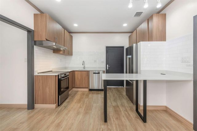 1125 MELROSE AVENUE S, St Petersburg, FL 33705