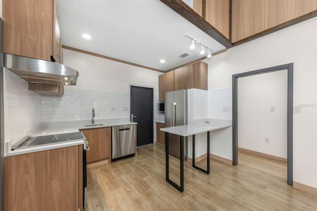 1125 MELROSE AVENUE S, St Petersburg, FL 33705