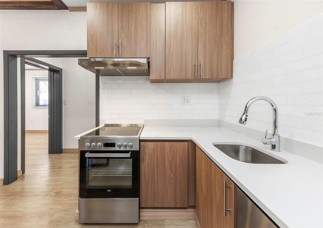 1125 MELROSE AVENUE S, St Petersburg, FL 33705