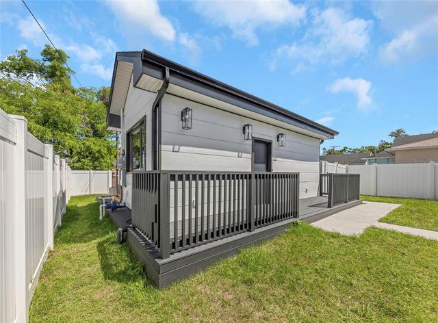 1125 MELROSE AVENUE S, St Petersburg, FL 33705