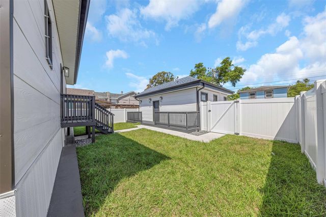 1125 MELROSE AVENUE S, St Petersburg, FL 33705