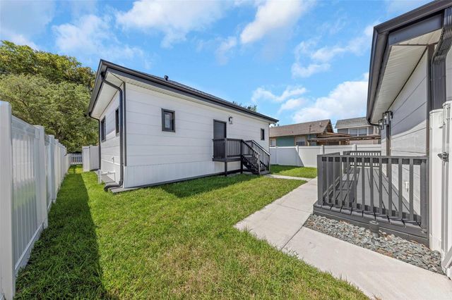 1125 MELROSE AVENUE S, St Petersburg, FL 33705