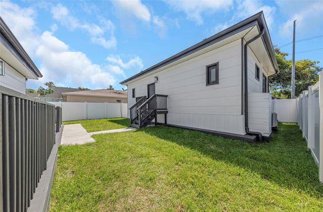 1125 MELROSE AVENUE S, St Petersburg, FL 33705