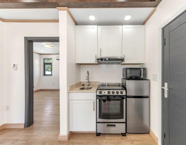 1125 MELROSE AVENUE S, St Petersburg, FL 33705