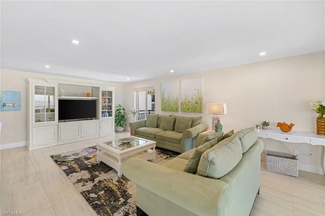 3333 Gulf Shore BLVD N # 4, Naples, FL 34103