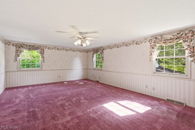 8700 Bradford Lane, Brecksville, OH 44141