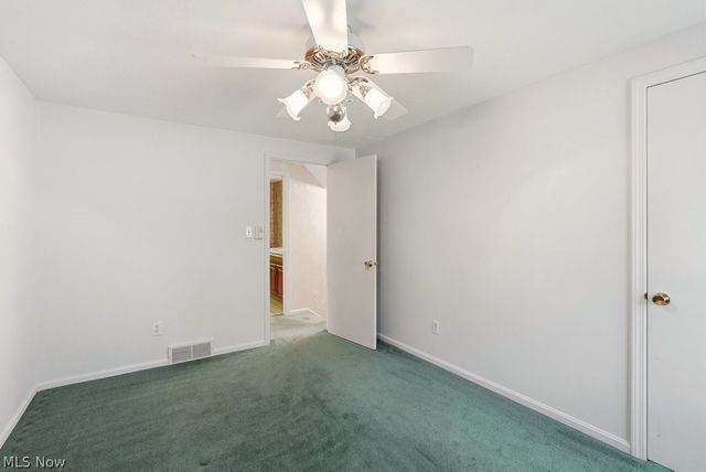 8700 Bradford Lane, Brecksville, OH 44141