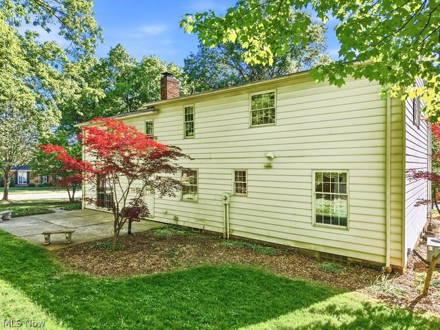 8700 Bradford Lane, Brecksville, OH 44141