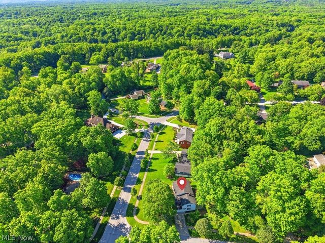 8700 Bradford Lane, Brecksville, OH 44141