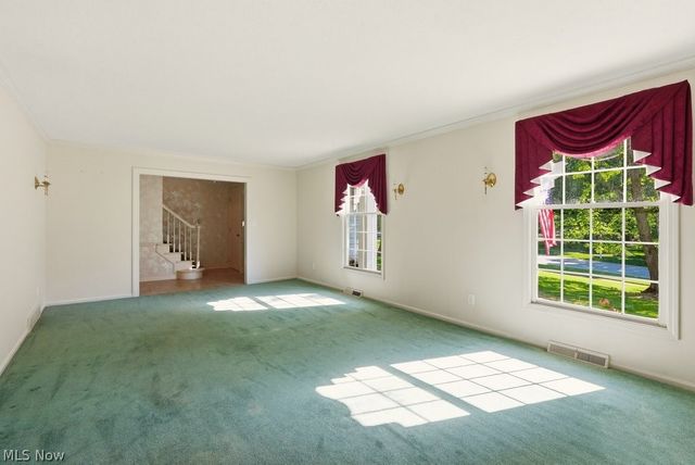 8700 Bradford Lane, Brecksville, OH 44141