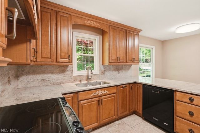 8700 Bradford Lane, Brecksville, OH 44141