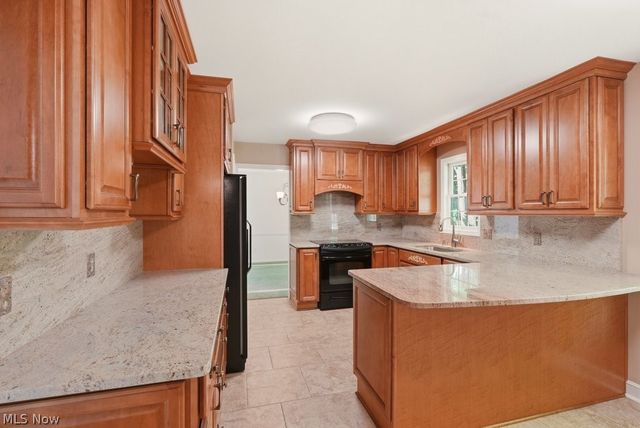 8700 Bradford Lane, Brecksville, OH 44141