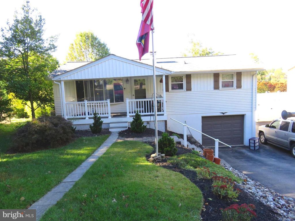 441 WOODLAND VIEW DR, York, PA 17406