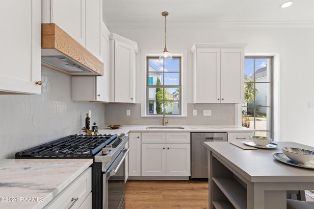 115 Gaunt Lane 106, Youngsville, LA 70592