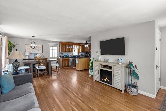 5 Gail Avenue, Cranston, RI 02905