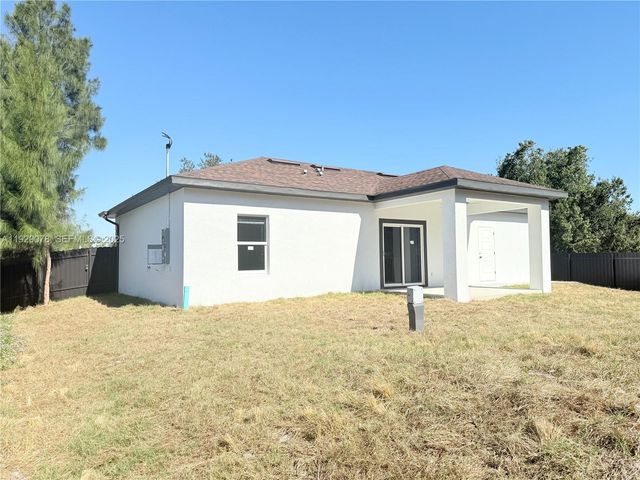 30095 Beech Rd, Punta Gorda, FL 33982