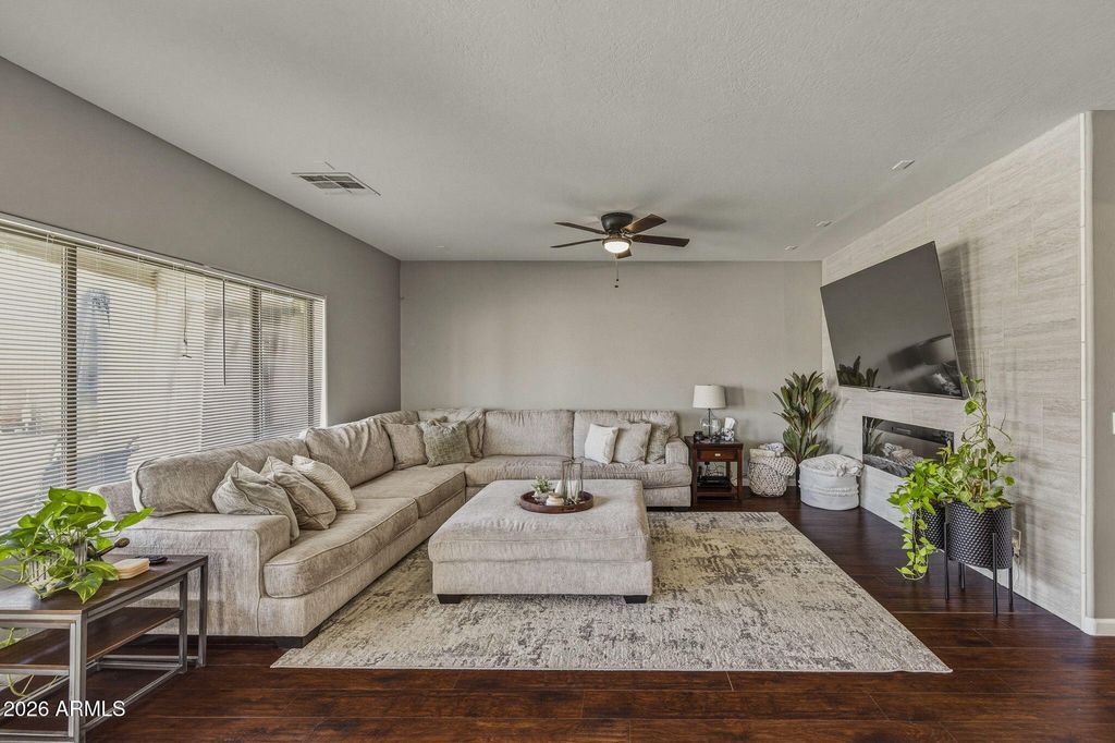 Image 13 of property listing at 36591 W COSTA BLANCA Drive, Maricopa, AZ 85138