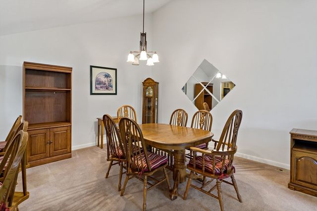 33 Chilmark Dr 33, Falmouth, MA 02536