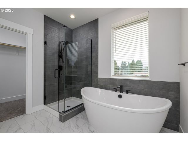 15204 Se TOWERS Ter, Milwaukie, OR 97267