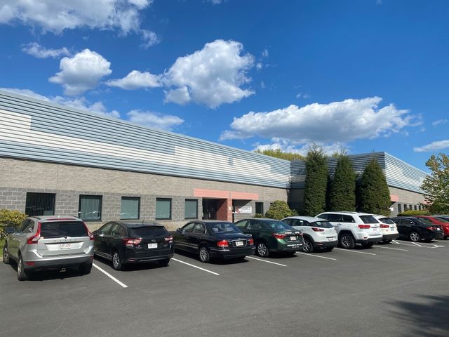 2 Park Dr, Westford, MA 01886