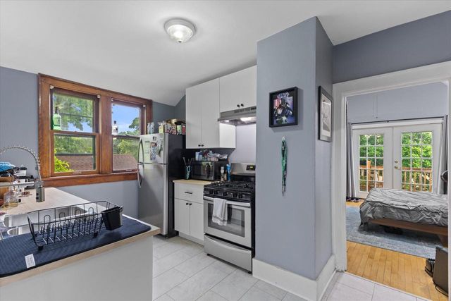 1220 E Russell AVENUE, Milwaukee, WI 53207