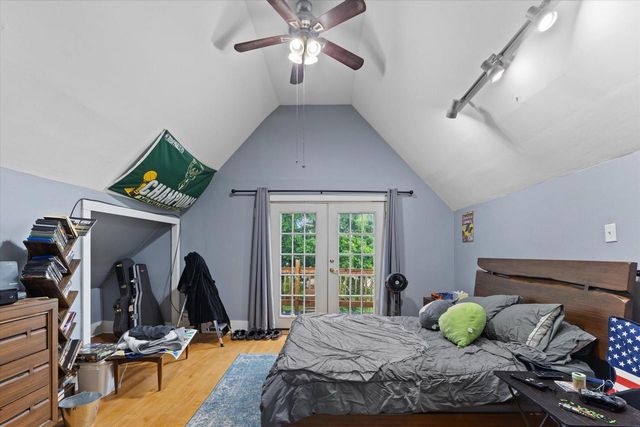 1220 E Russell AVENUE, Milwaukee, WI 53207