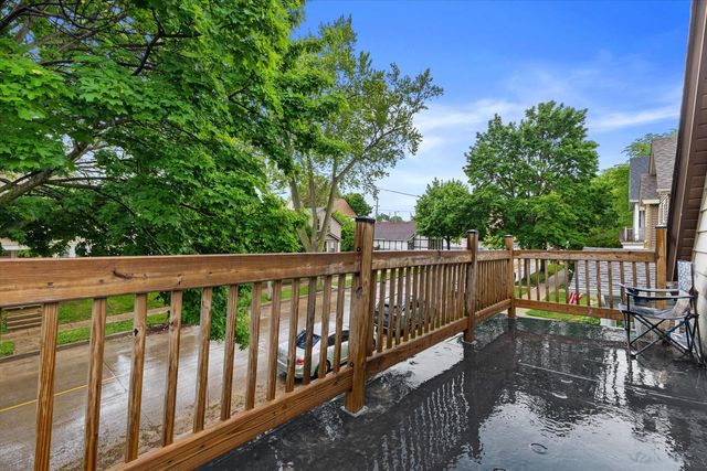 1220 E Russell AVENUE, Milwaukee, WI 53207