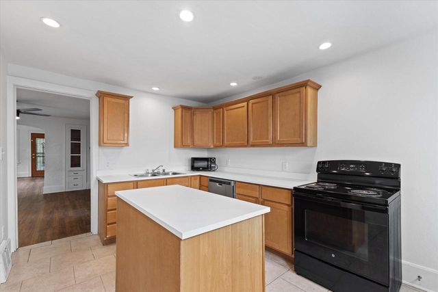 1220 E Russell AVENUE, Milwaukee, WI 53207