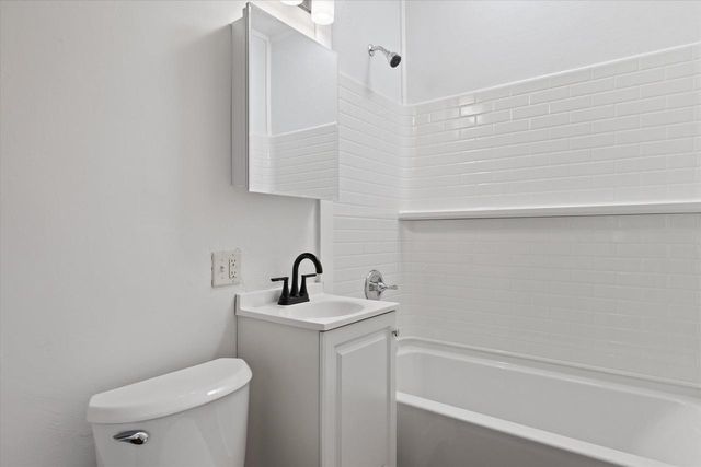 1220 E Russell AVENUE, Milwaukee, WI 53207