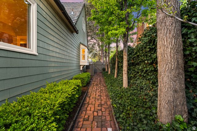 2052 E 900 S, Salt Lake City, UT 84108