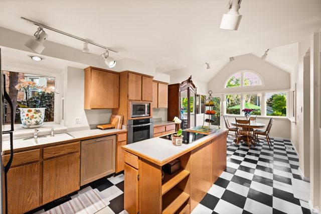 2052 E 900 S, Salt Lake City, UT 84108