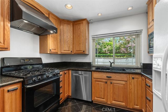12 Evening Shadow, Irvine, CA 92603