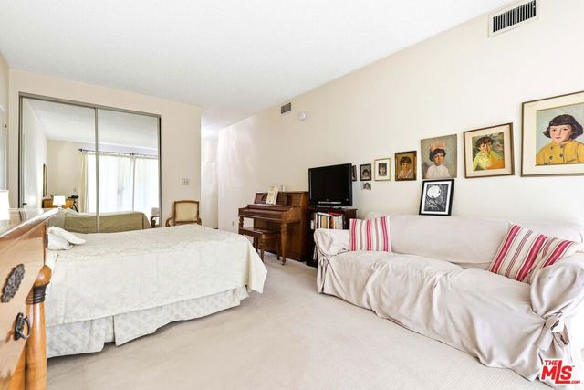 104 S Hayworth Avenue 101, Los Angeles, CA 90048
